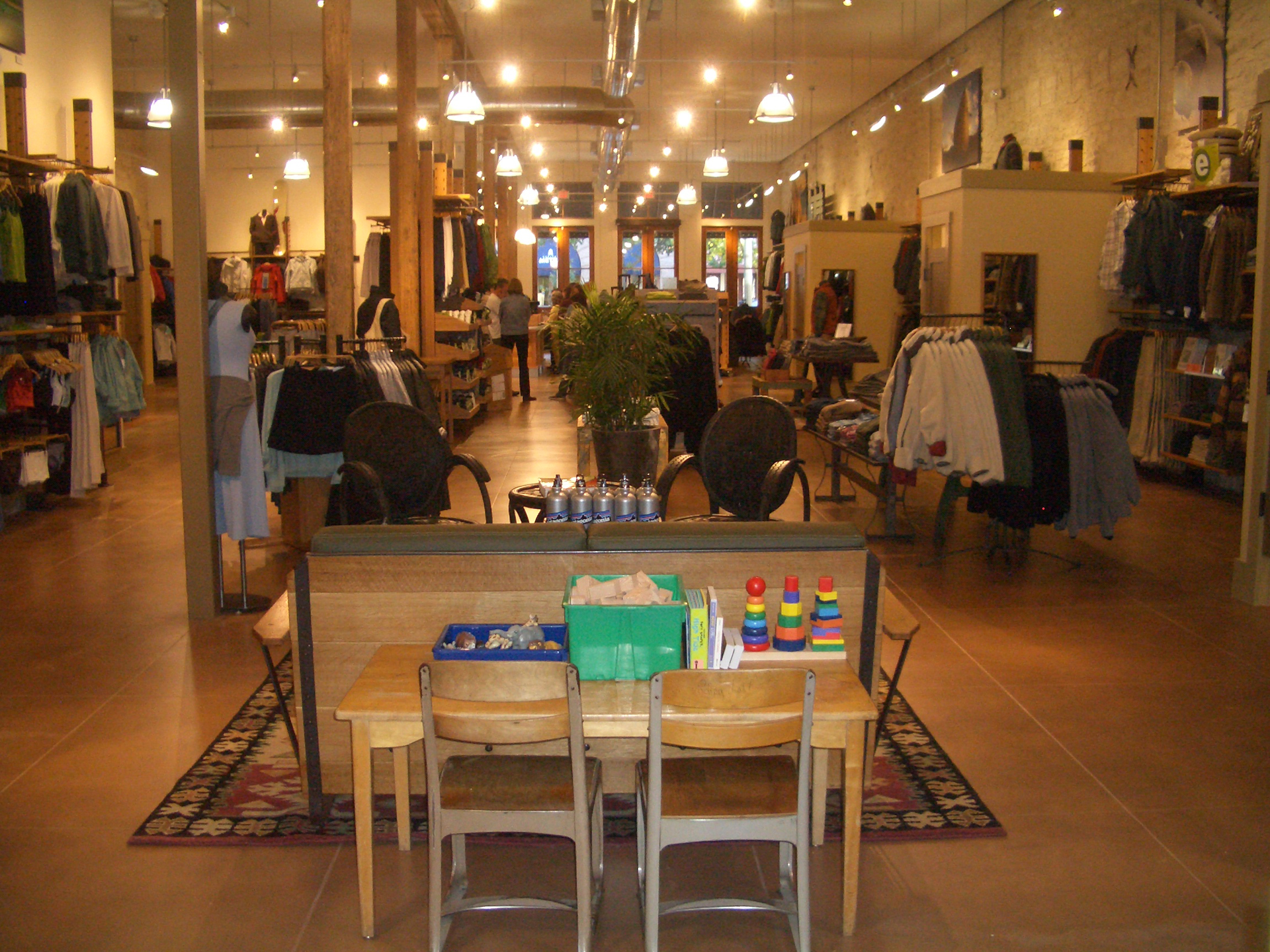 Patagonia Retail Store AMD Architecture